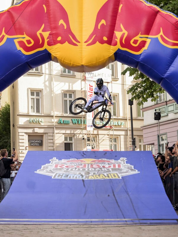 Roger Vieira sa stal celkovým víťazom Red Bull Cerro Abajo 2025/26